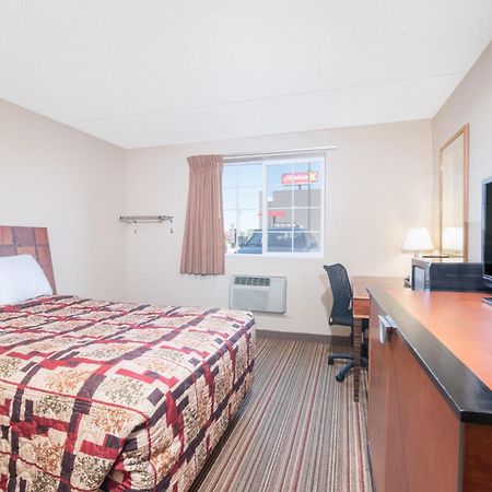 Knights Inn And Suites - Grand Forks Buitenkant foto