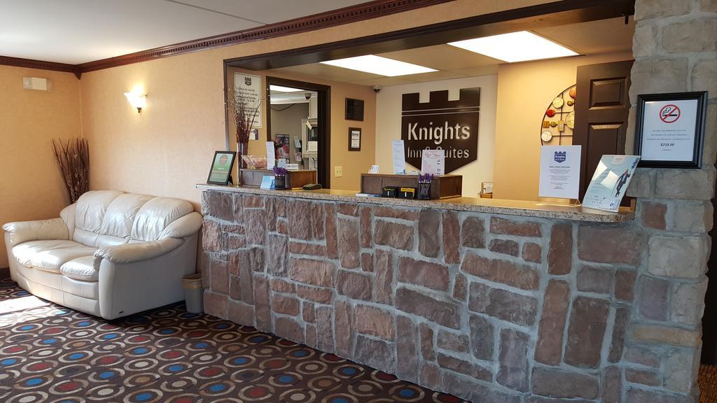 Knights Inn And Suites - Grand Forks Buitenkant foto