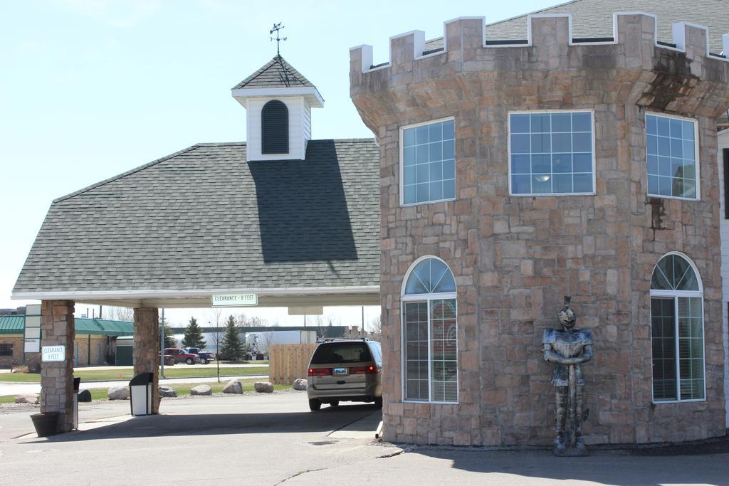 Knights Inn And Suites - Grand Forks Buitenkant foto