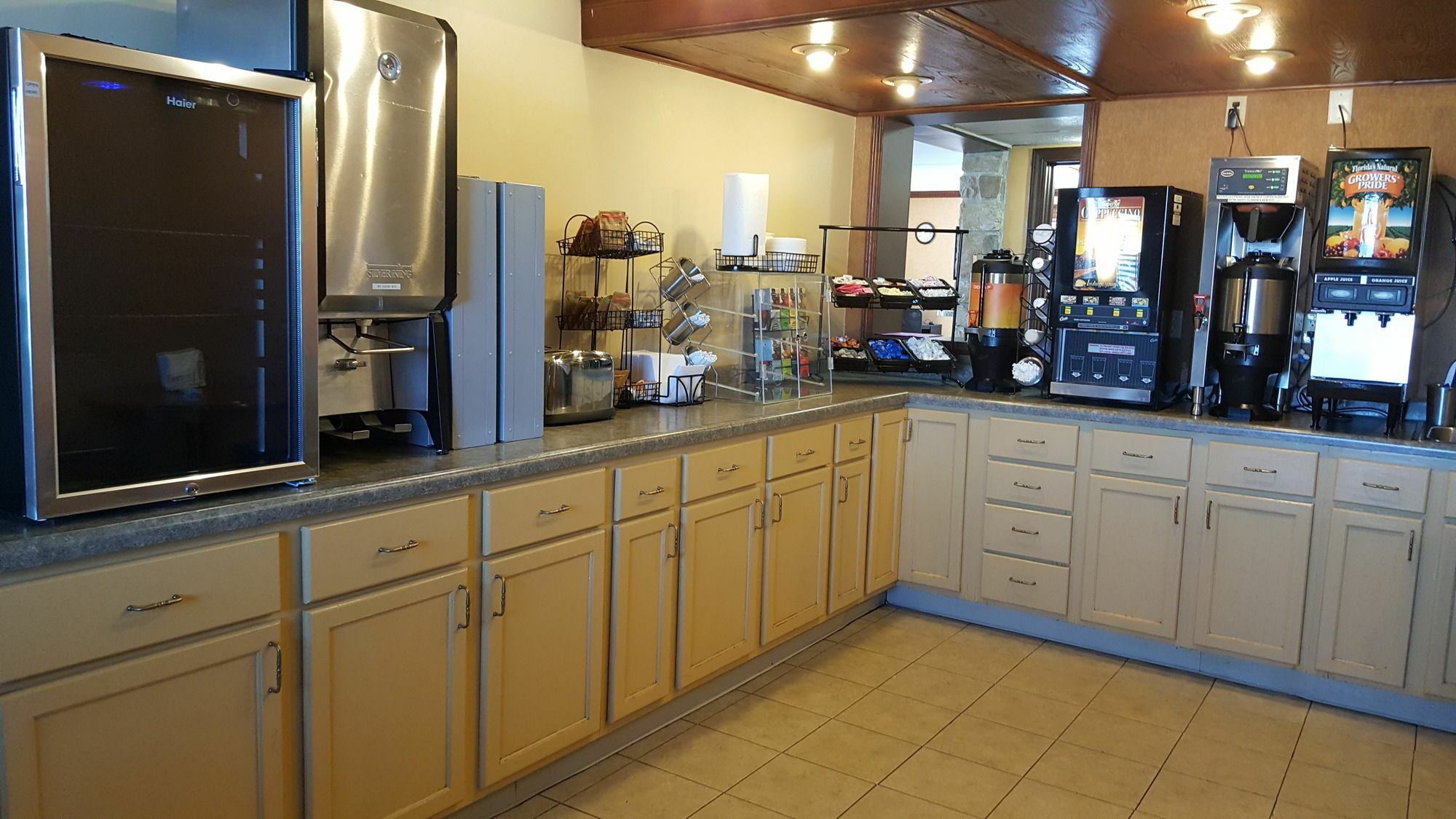 Knights Inn And Suites - Grand Forks Buitenkant foto